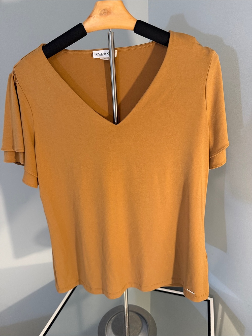 Calvin Klein Women's Short Sleeve V-Neck Top - Mustard Gold brown EUC